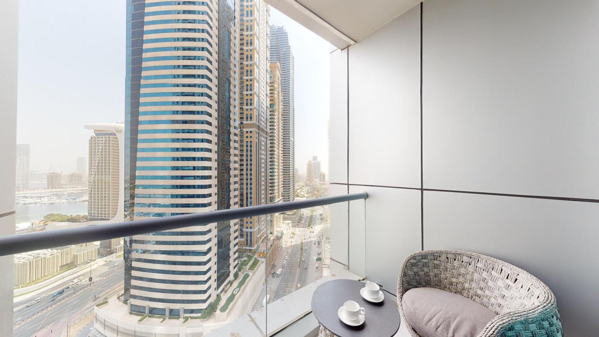 Vacationer I Glamorous 2 Bedroom I Steps From Barasti I Marina Views Apartment