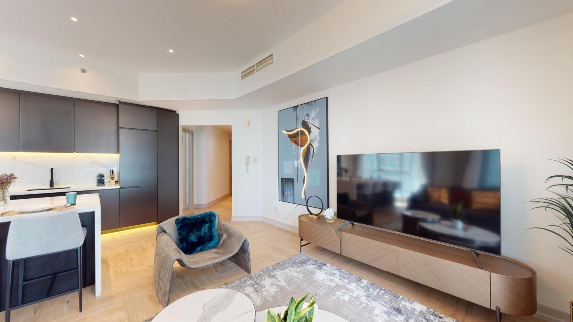 Vacationer I Glamorous 2 Bedroom I Steps From Barasti I Marina Views * Dubai